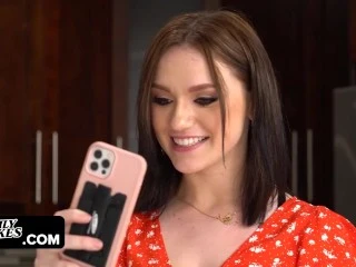السكتات الدماغية العائلية - لقد فوجئت GF الجديدة برؤيتي سخيف خطواتي في كل مكان لكنها تحبه